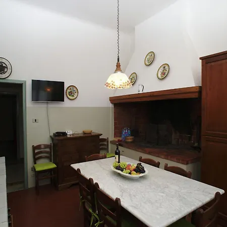 Lovely Holiday Home In Montefiridolfi With Hill View Exterior foto