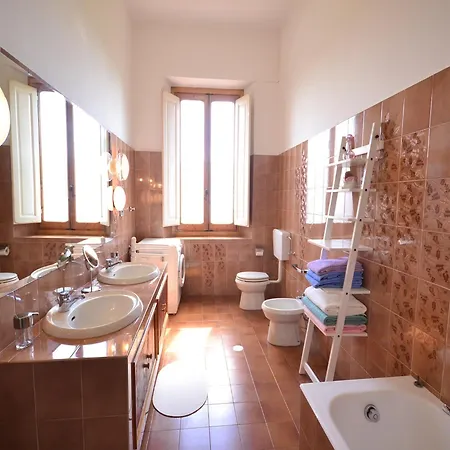 Lovely Holiday Home In Montefiridolfi With Hill View Exterior foto