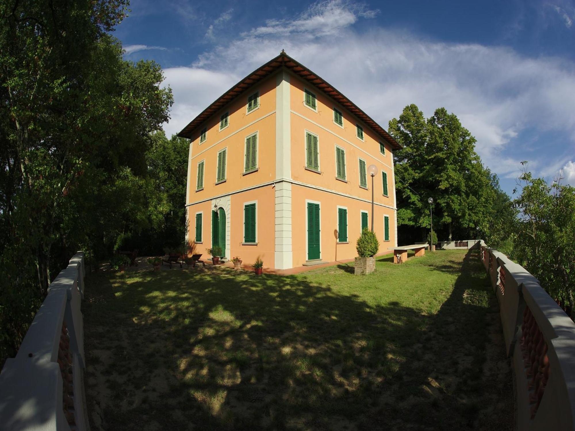 Holiday home Lovely In With Hill View Montefiridolfi